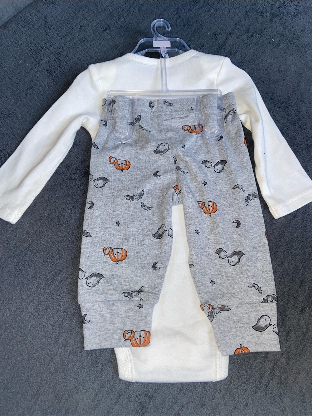 Carter's Cream Ghost 'Peek-A-Boo' Long-Sleeve and Pants size 6 Months - Picture 2 of 7